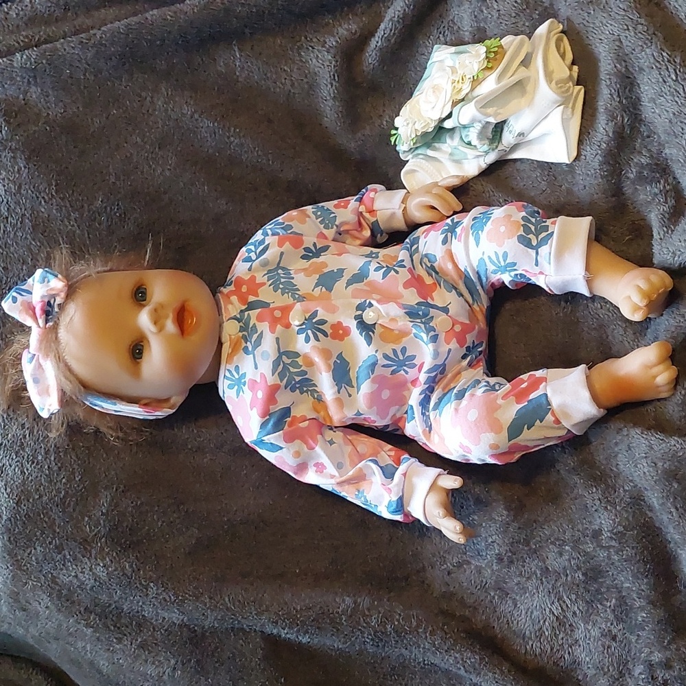 20" Very Cute Reborn Baby Girl With Two Outfits